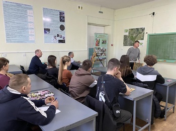 ОБМІН ДОСВІДОМ ТА НАУКОВІ ДИСКУСІЇ: НА КАФЕДРІ ГЕОДЕЗІЇ, КАРТОГРАФІЇ І КАДАСТРУ ВІДБУВСЯ НАУКОВИЙ СЕМІНАР