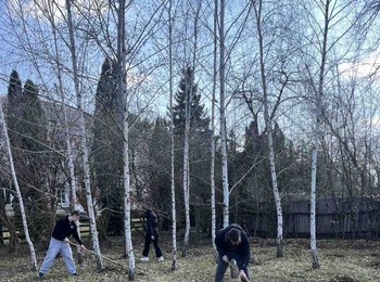 ПЕРШОКУРСНИКИ-ГЕОДЕЗИСТИ ПРИБРАЛИ ТЕРИТОРІЮ