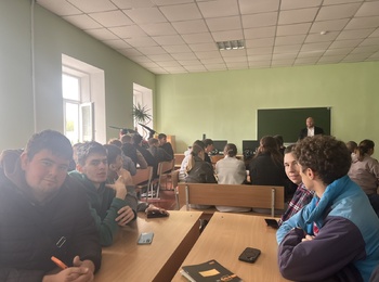 СПІВПРАЦЯ НА ВІДСТАНІ РУКИ